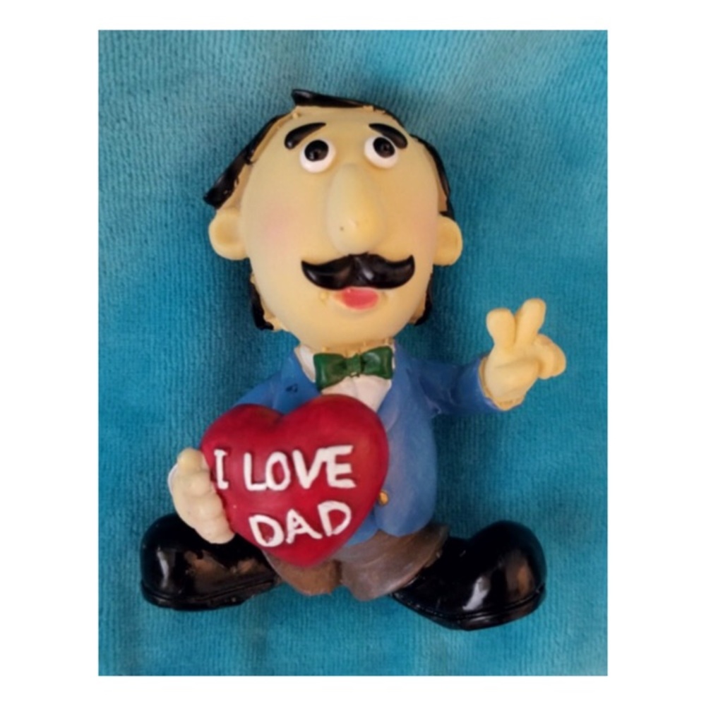 Vintage I LOVE DAD Gentleman Holding Red Heart Figurine Father’s Day